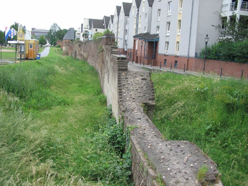 one of the leftovers of the citywall of Duisburg / einer der Resten der Mauern Duisburgs